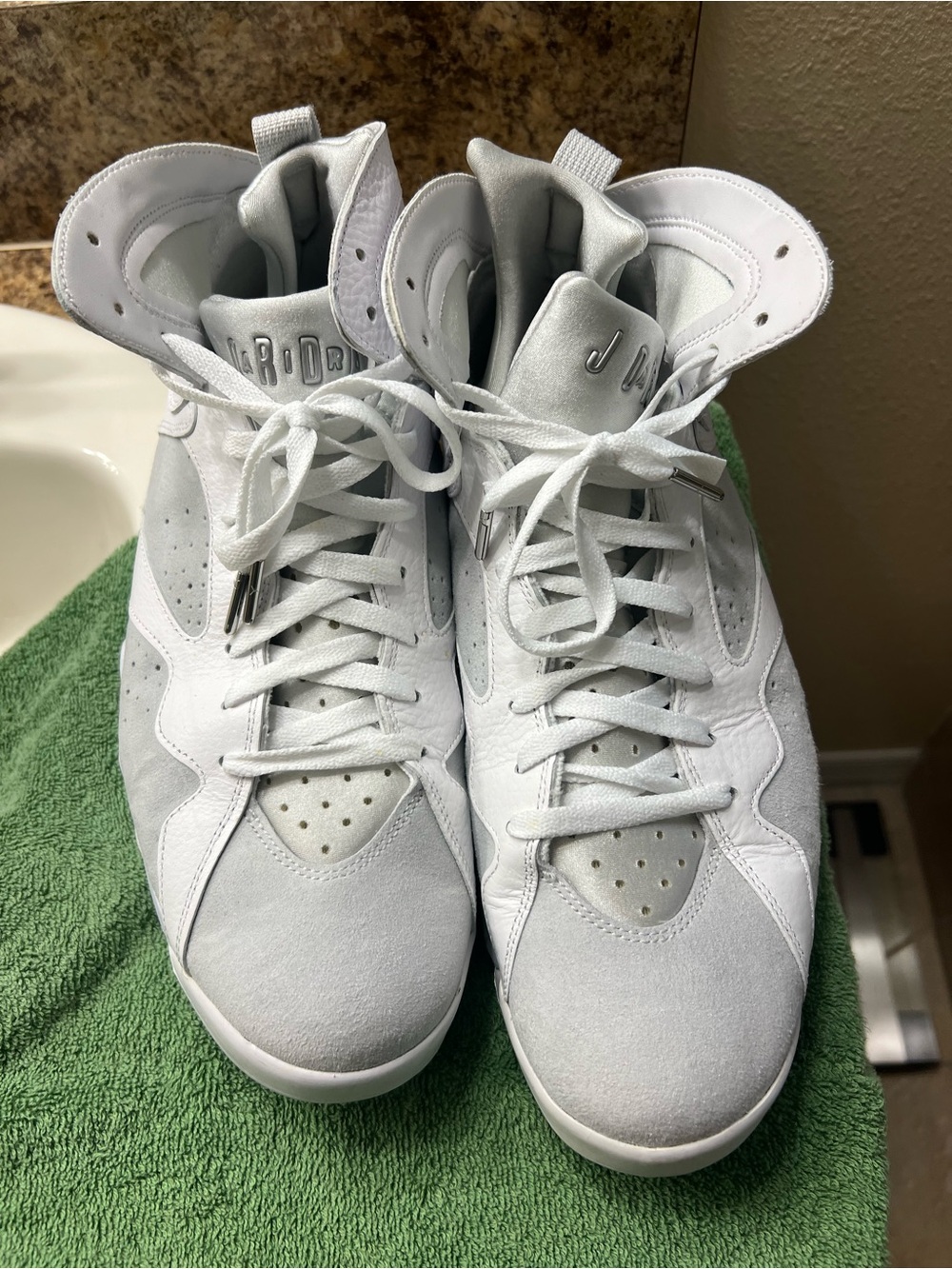 Jordan retro 7 Pure Platinum Men’s All-White High-Top Athletic Sneakers No box
